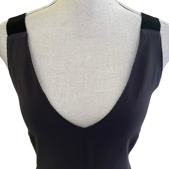 Les Copains Black Sleeveless V-neck Sheath Dress 40(4) - Picture 2 of 10